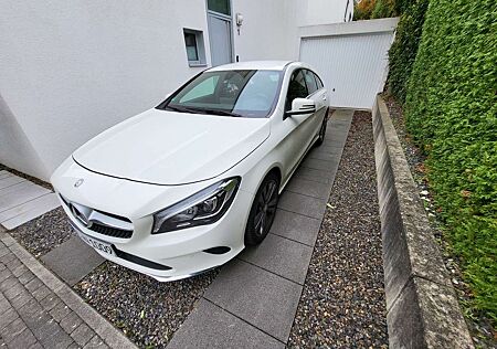 Mercedes-Benz CLA 180 Shooting Brake SCORE!