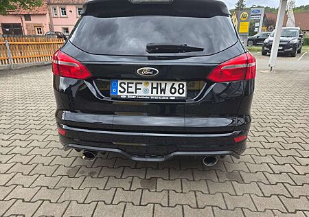 Ford Focus Turnier ST-Line Tiefer + Härter + Sportlich