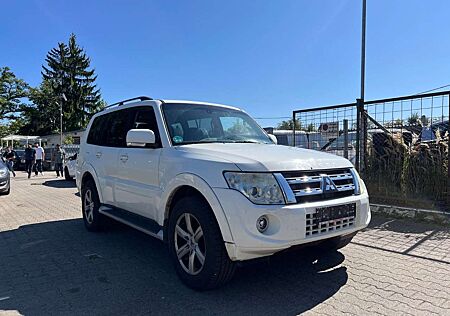 Mitsubishi Pajero 3.2 DI-D Instyle