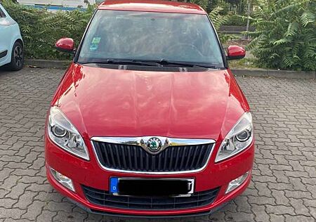 Skoda Fabia 1.2 TSI-Klima-Sitzheizung-Tempomat-Einparkhilfe