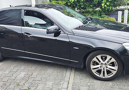 Mercedes-Benz E 200 BlueEFFICIENCY 7G-TRONICAvantgarde