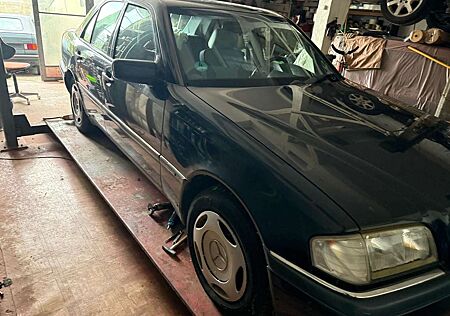Mercedes-Benz C 200 Elegance