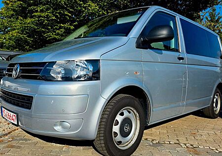 VW T5 Multivan Volkswagen 2.0 TDI Startline