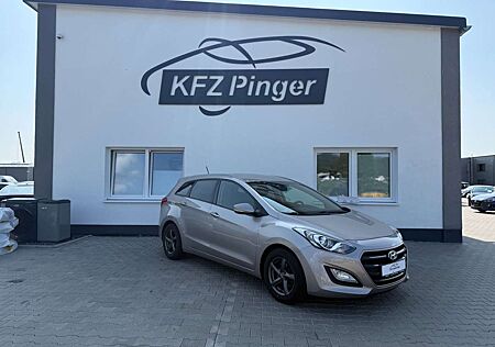 Hyundai i30 cw blue Trend