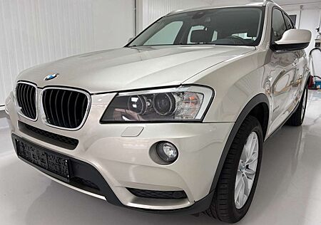 BMW X3 xDrive 20 d /Bi-Xenon/Leder/AHK/1. Hand