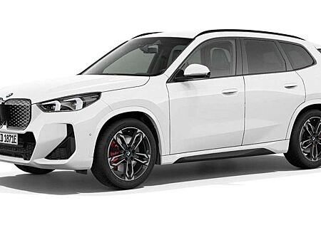 BMW iX1 xDrive30 M-Sport PRO UPE: 70.700 EUR M-Sport