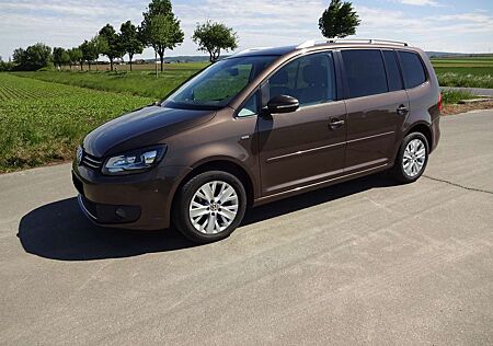 VW Touran Volkswagen 2.0 TDI DSG/AHK/Xenon/PDC/DAB+/Scheckheft/2.Hand