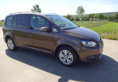 VW Touran Volkswagen 2.0 TDI DSG/AHK/Xenon/PDC/DAB+/Scheckheft/2.Hand