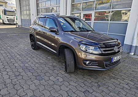 VW Tiguan Volkswagen 2.0 TDI DPF 4Motion Sport