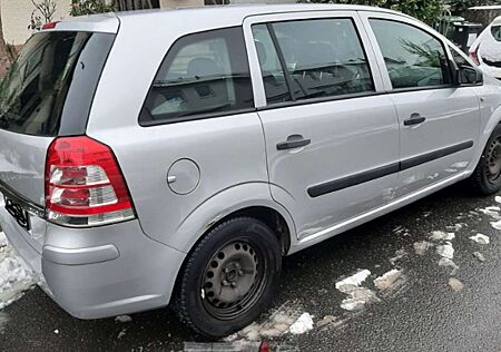 Opel Zafira 1.6 Selection 110 Jahre in vertrauensvolle Hände abzugeben