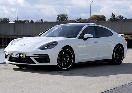 Porsche Panamera Turbo