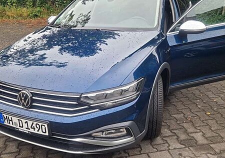 VW Passat Alltrack Volkswagen Passat Variant 2.0 TDI SCR DSG 4Motion Alltrack