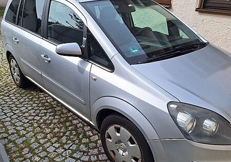 Opel Zafira 1.9 CDTI First Edition