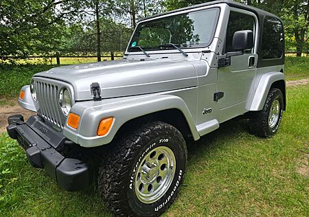 Jeep Wrangler 4.0 Automatik Sahara " Traumzustand!"