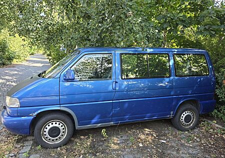 VW T4 Multivan Volkswagen Multivan_T4_TDI _7DCUX2