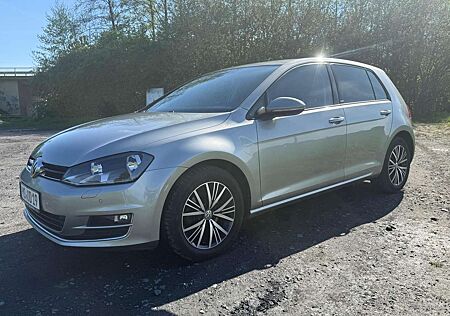 VW Golf Volkswagen 1.4 TSI BlueMotion Technology Allstar