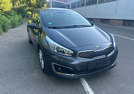 Kia Cee'd Ceed / 1.4 CVVT Edition 7