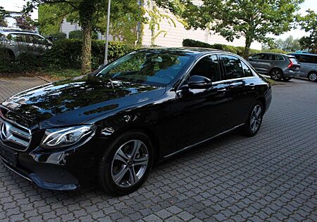 Mercedes-Benz E 220 E -Klasse Lim. d ~Avantgarde Interie