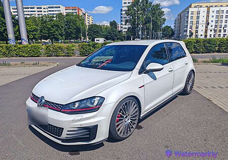 VW Golf GTI Volkswagen GTI Performance BMT