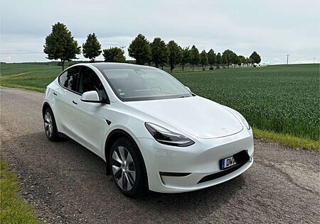 Tesla Model Y Longe Range AWD 1. Hand AHK Garantie