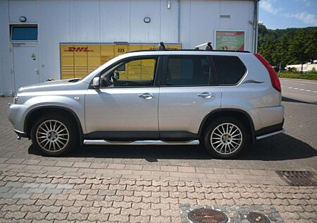 Nissan X-Trail LE 4X4 Leder Allrad 2,0L 175 PS Schiebed