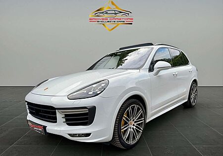 Porsche Cayenne Turbo*KERAMIK*LUFT*PANO*AHK*KEYLESS*LED*