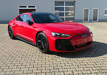 Audi e-tron GT 370