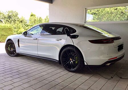 Porsche Panamera 4 E-Hybrid Executive