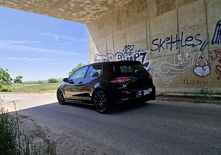 VW Golf GTI Volkswagen BlueMotion Technology