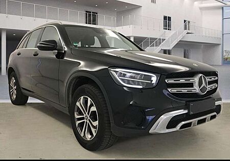 Mercedes-Benz GLC 300 d 4Matic NAVI/LED/AHK/R-KAMERA/