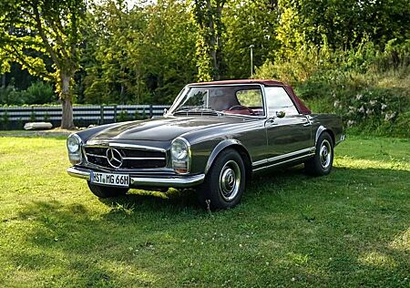 Mercedes-Benz SL 230 W113