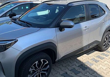 Toyota Yaris Cross Hybrid FWD Team Deutschland NAV APPLINK ACC LHZ