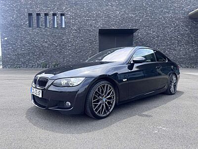 BMW 330 BMW E92 330i/Coupe/M-Paket/Automatik/TÜV Neu