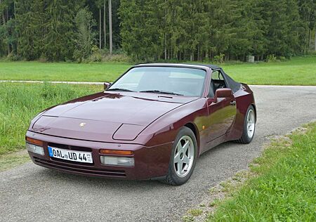 Porsche 944