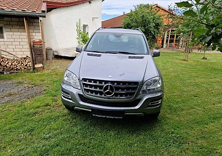 Mercedes-Benz ML 300 CDI 4Matic 7G-TRONIC DPF BlueEFFICIENCY