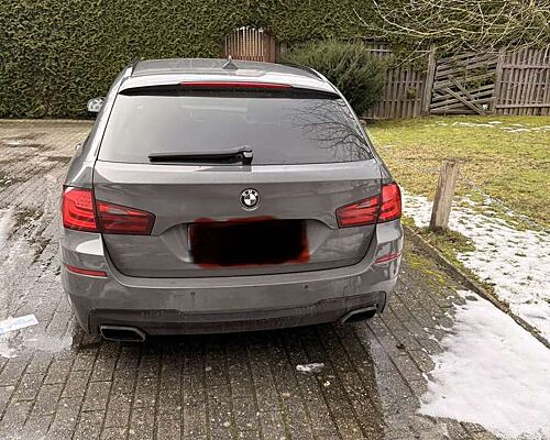 BMW M550 Unfall Wagen M550d xDrive Touring Sport-Aut.