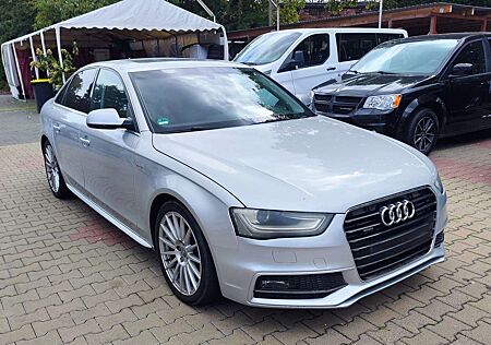 Audi A4 2.0 TFSI quattro S tronic S line Sportpaket