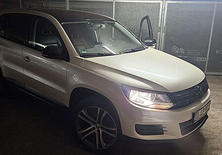 VW Tiguan Volkswagen 2.0 TDI DPF BlueMotion Technology Trend & Fun