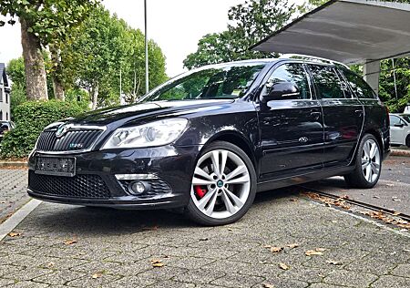 Skoda Octavia RS GuterZustand Leder Navi Sitzheiz Xenon 8xReifen