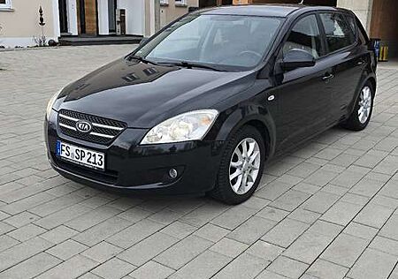 Kia Cee'd Ceed / 1.6 CRDi EX