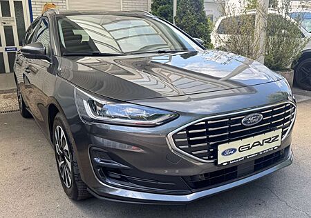 Ford Focus Hybrid Titanium Turnier *Automatik*AHK*LED