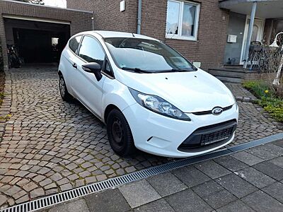 Ford Fiesta Ambiente , Parkschaden am Heck Bj.2012