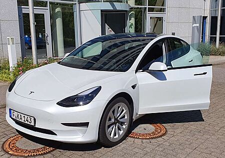 Tesla Model 3 Standard Reichweite Plus Hinterradantrieb