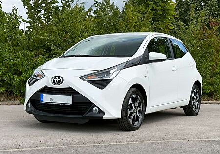 Toyota Aygo x-play club | CarPlay, Rückfahrkamera, Klima,..