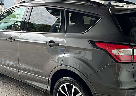 Ford Kuga 1.5 EcoBoost 2x4 Aut. ST-Line