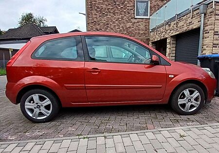 Ford Fiesta 3-Türer 1.4 Ghia