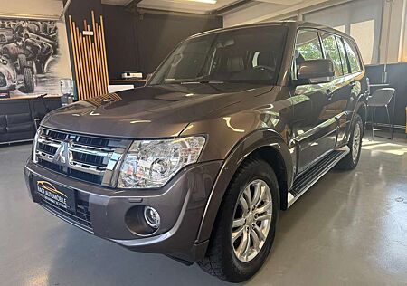 Mitsubishi Pajero 3.2 DI-D KAT 1HAND 7 SITZER AHK KAMERA