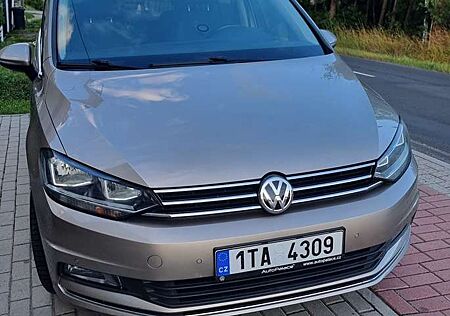 VW Touran Volkswagen 1.6 TDI SCR highline