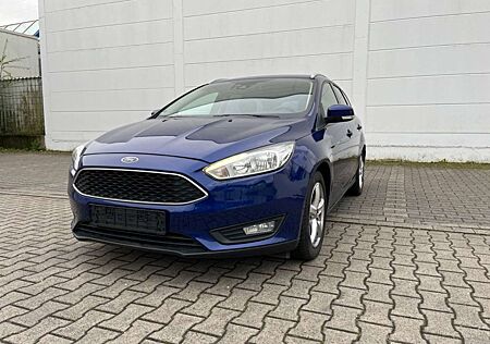 Ford Focus Turnier Business/ Klima/PDC/ Scheckheftgep