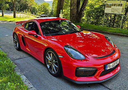 Porsche Cayman GT4